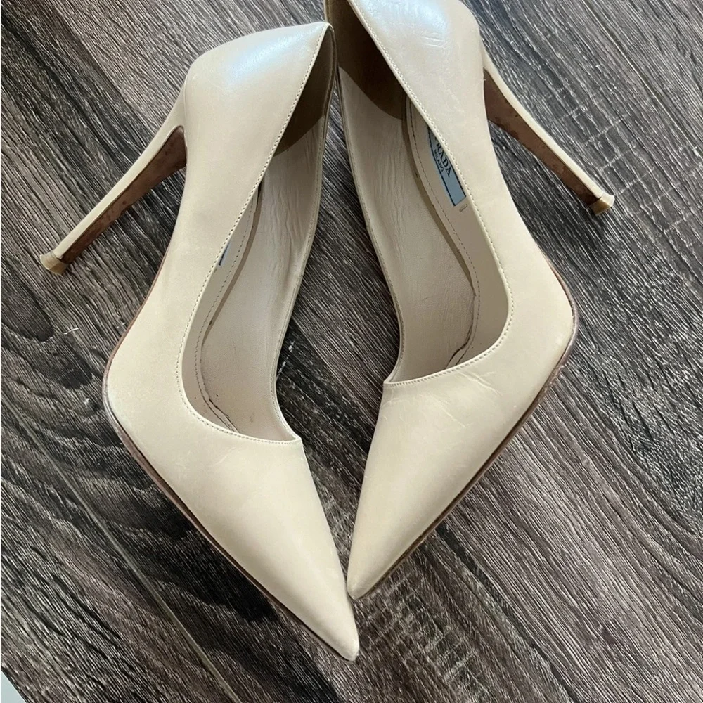 Prada Nude Leather Pointed Toe Pumps 38.5 - Picture 6 of 8